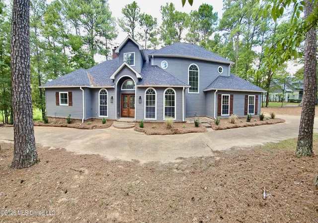 Photo 3 of Sale Pending at 155 Bridlewood Dr, Brandon, MS 39047 | MLS# 4164802 | Listing updated on 2026-10-23