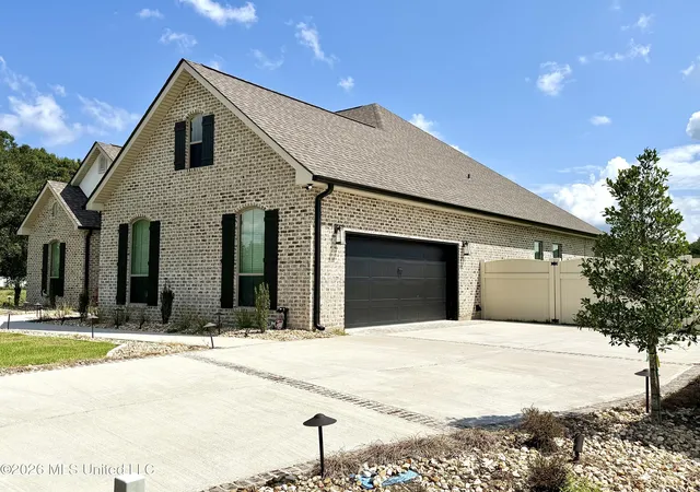Photo 3 of Single family home for sale at 139 Jefferson Davis Pkwy, Picayune, MS 39466 | MLS# 4162568 | Listing updated on 2026-10-19
