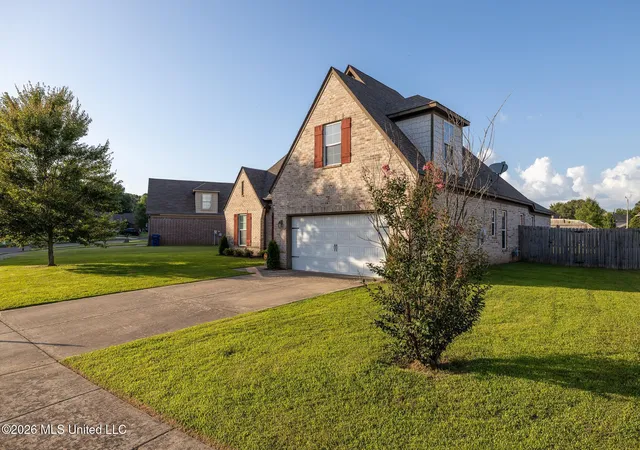 Photo 2 of Sale Pending at 4956 Matthew Dr, Horn Lake, MS 38637 | MLS# 4162587 | Listing updated on 2026-09-21