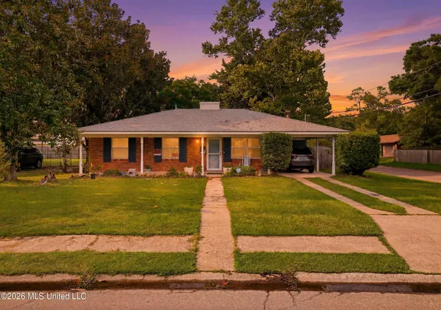 Photo 1 of Single family home for sale at 2331 Middlecoff Dr, Gulfport, MS 39507 | MLS# 4162784 | Listing updated on 2026-09-18