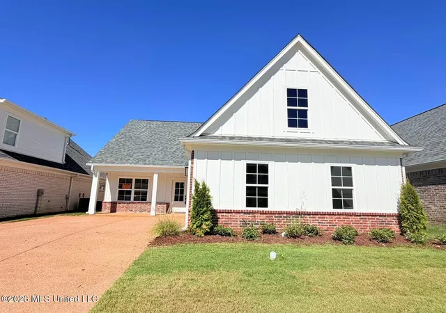 Photo 2 of Single family home for sale at 6068 Hickory Point Dr, Walls, MS 38680 | MLS# 4165231 | Listing updated on 2026-10-12