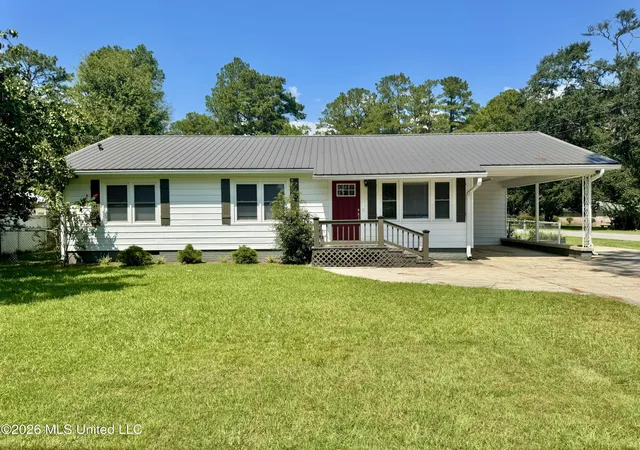 Photo 1 of Sale Pending at 429 E Franklin St, Quitman, MS 39355 | MLS# 4162602 | Listing updated on 2026-10-21