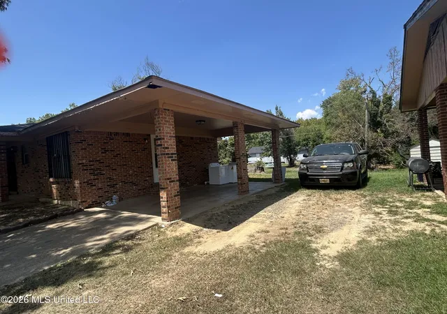 Photo 3 of Single family home for sale at 2615 Kay White Cir, Greenwood, MS 38930 | MLS# 4162642 | Listing updated on 2026-10-13
