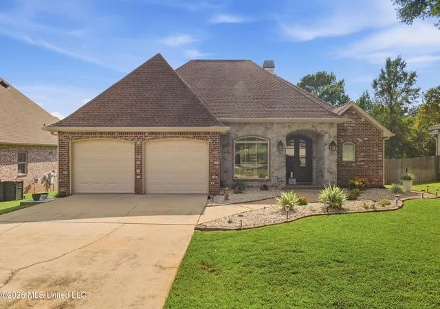 Photo 2 of Sale Pending at 721 Clover Pl, Biloxi, MS 39532 | MLS# 4162706 | Listing updated on 2026-09-25