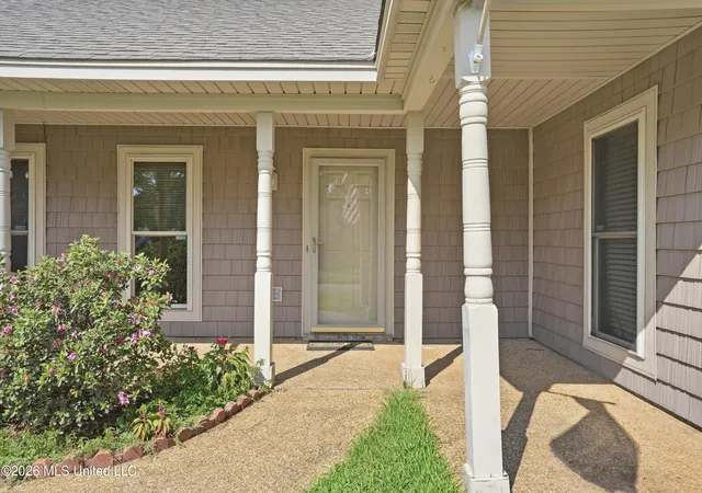 Photo 3 of Sale Pending at 39 Sun Valley Dr, Brandon, MS 39042 | MLS# 4162674 | Listing updated on 2026-10-09