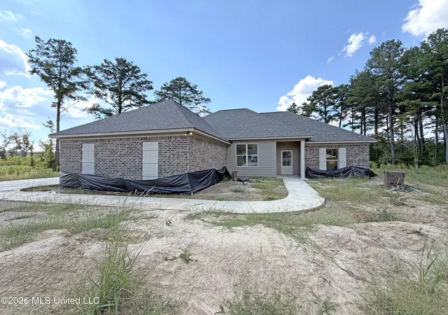 Photo 2 of Single family home for sale at 301 Stronghold Dr, Brandon, MS 39042 | MLS# 4162678 | Listing updated on 2026-10-19