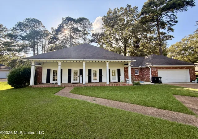 Photo 1 of Sale Pending at 207 S Pear Orchard Rd, Ridgeland, MS 39157 | MLS# 4162698 | Listing updated on 2026-10-18