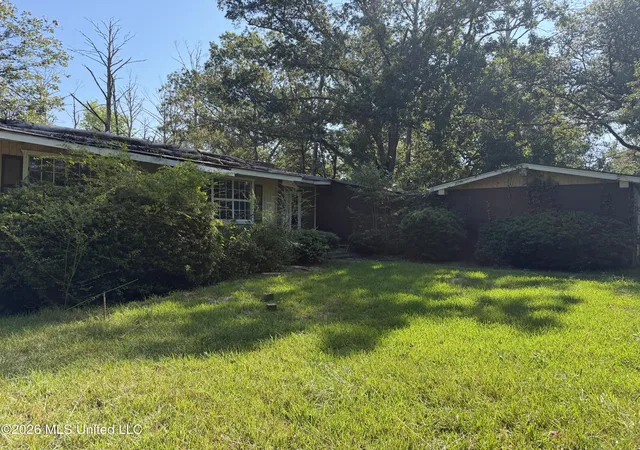 Photo 1 of Single family home for sale at 220 Shady Cir, Jackson, MS 39204 | MLS# 4162703 | Listing updated on 2026-09-17