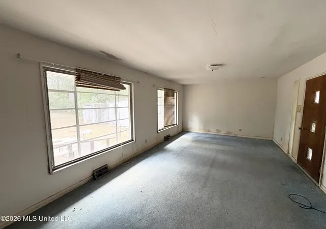 Photo 2 of Sale Pending at 23 Longview Dr, Grenada, MS 38901 | MLS# 4163347 | Listing updated on 2026-10-20