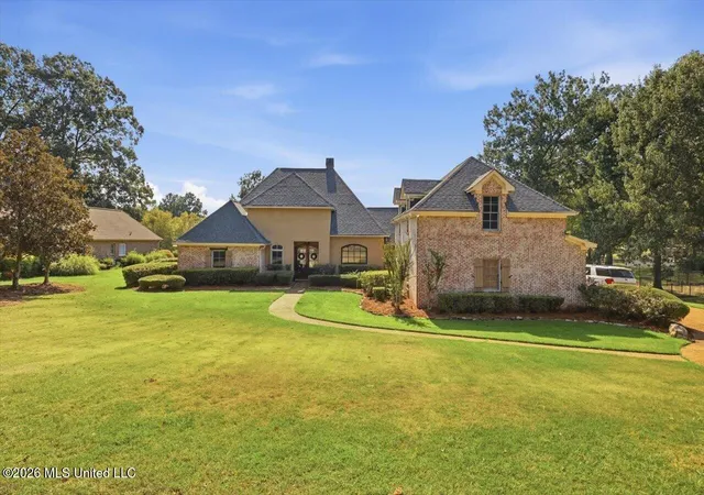 Photo 1 of Single family home for sale at 110 Lake Ridge Dr, Madison, MS 39110 | MLS# 4162794 | Listing updated on 2026-10-19