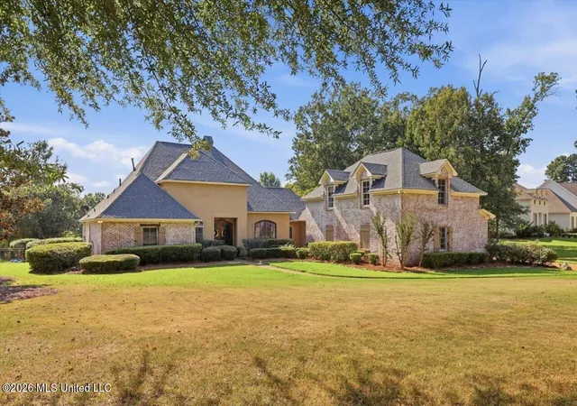 Photo 2 of Single family home for sale at 110 Lake Ridge Dr, Madison, MS 39110 | MLS# 4162794 | Listing updated on 2026-10-19