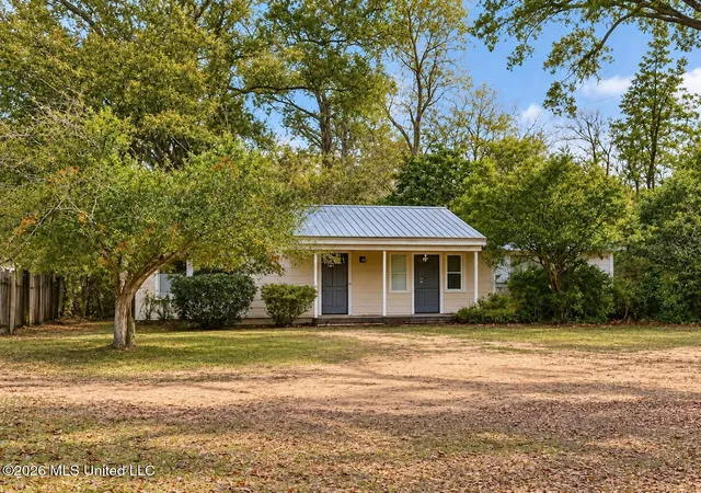 Photo 1 of Single family home for sale at 806 Wall St, Brookhaven, MS 39601 | MLS# 4162754 | Listing updated on 2026-10-13