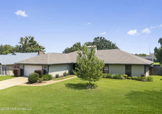 Photo 3 of Single family home for sale at 428 Cove Dr, Biloxi, MS 39531 | MLS# 4162779 | Listing updated on 2026-09-17
