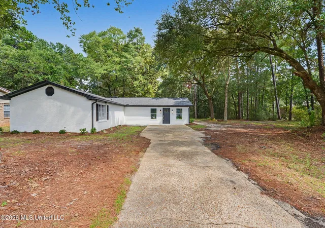 Photo 2 of Single family home for sale at 8812 Fry Point Rd, Gautier, MS 39553 | MLS# 4163246 | Listing updated on 2026-10-14