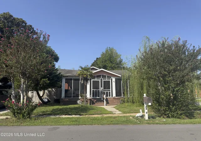 Photo 1 of Single family home for sale at 2405 East Ave, Gulfport, MS 39501 | MLS# 4162842 | Listing updated on 2026-10-06