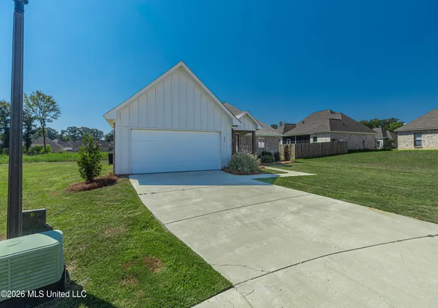 Photo 2 of Single family home for sale at 203 Silver Maple Pl, Canton, MS 39046 | MLS# 4162839 | Listing updated on 2026-09-18