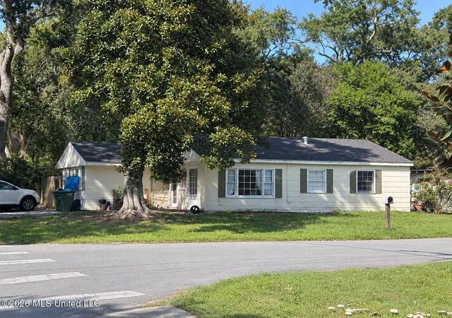 Photo 1 of Single family home for sale at 2103 King Ave, Pascagoula, MS 39567 | MLS# 4163056 | Listing updated on 2026-10-19