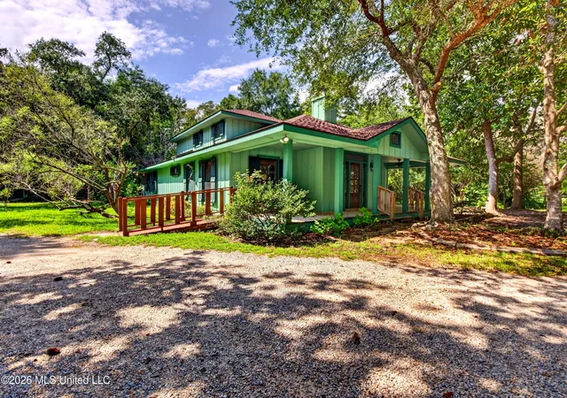 Photo 3 of Single family home for sale at 401 Turner St, Waveland, MS 39576 | MLS# 4162943 | Listing updated on 2026-09-28