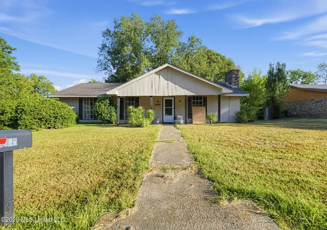Photo 1 of Single family home for sale at 5424 Brookhollow Dr, Jackson, MS 39212 | MLS# 4164341 | Listing updated on 2026-10-20