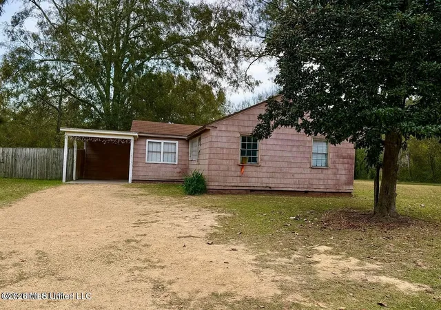 Photo 2 of Multi family home for sale at 217 Rogers Cir, Brookhaven, MS 39601 | MLS# 4162902 | Listing updated on 2026-09-29
