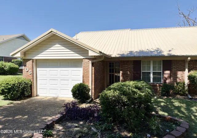 Photo 2 of Sale Pending at 105 Misty Morning Ln, Clinton, MS 39056 | MLS# 4163017 | Listing updated on 2026-09-21