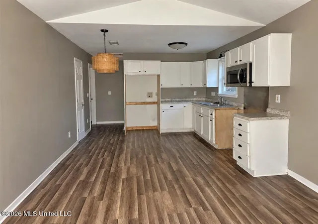 Photo 3 of Single family home for sale at 2213 Little St, Pascagoula, MS 39567 | MLS# 4162950 | Listing updated on 2026-09-28