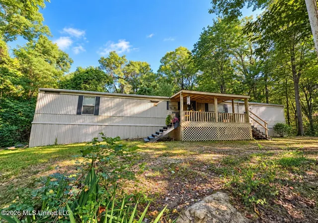 Photo 1 of Manufactured home for sale at 3715 Bird Cvs, Hernando, MS 38632 | MLS# 4162960 | Listing updated on 2026-10-02