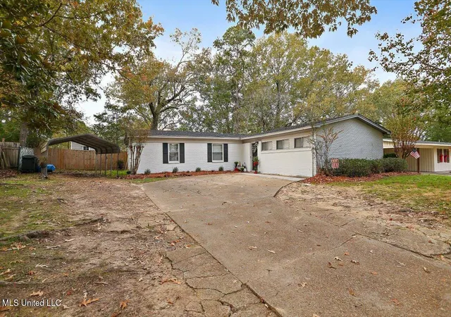 Photo 1 of Single family home for sale at 532 Bellevue St, Clinton, MS 39056 | MLS# 4162966 | Listing updated on 2026-09-19