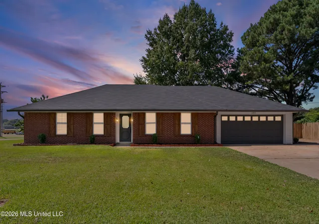 Photo 2 of Sale Pending at 6405 Chickasaw Dr, Olive Branch, MS 38654 | MLS# 4162977 | Listing updated on 2026-10-02