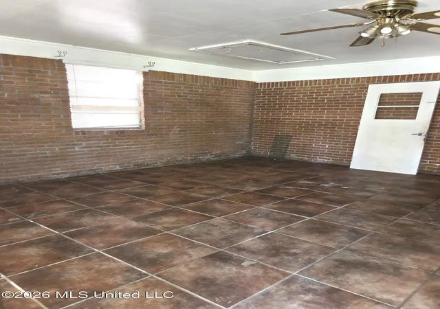 Photo 3 of Single family home for sale at 2033 Harold St, Laurel, MS 39440 | MLS# 4162973 | Listing updated on 2026-10-23