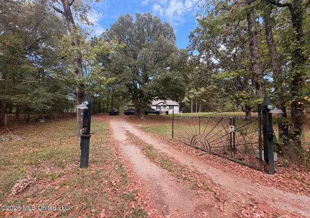 Photo 2 of Single family home for sale at 196 Lenzi Rd, Byhalia, MS 38611 | MLS# 4163274 | Listing updated on 2026-09-23