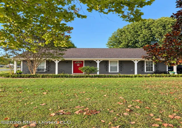 Photo 1 of Sale Pending at 7424 Grace Blvd, Horn Lake, MS 38637 | MLS# 4163546 | Listing updated on 2026-10-14