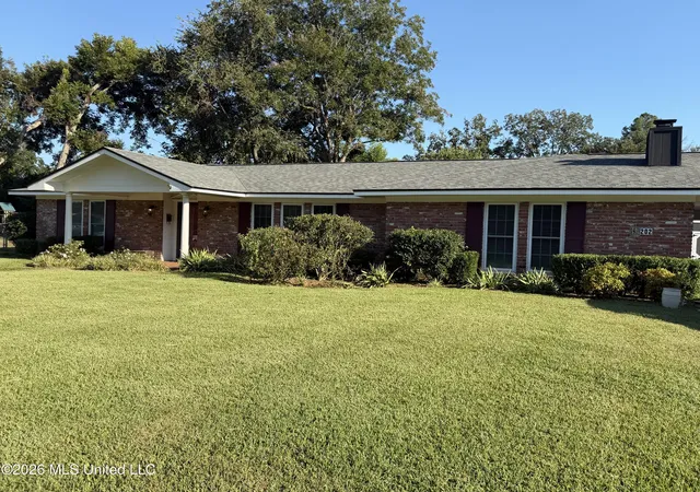 Photo 1 of Sale Pending at 202 Jeff Davis Blvd, Natchez, MS 39120 | MLS# 4163161 | Listing updated on 2026-09-25