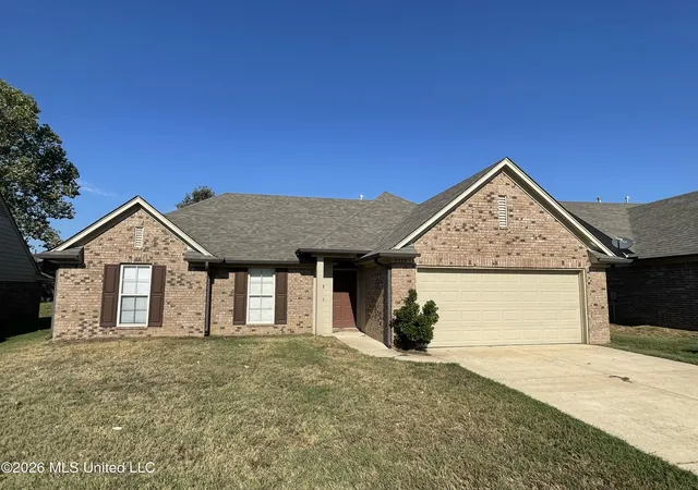 Photo 1 of Sale Pending at 8723 Smith Ranch Dr, Southaven, MS 38671 | MLS# 4163137 | Listing updated on 2026-10-03