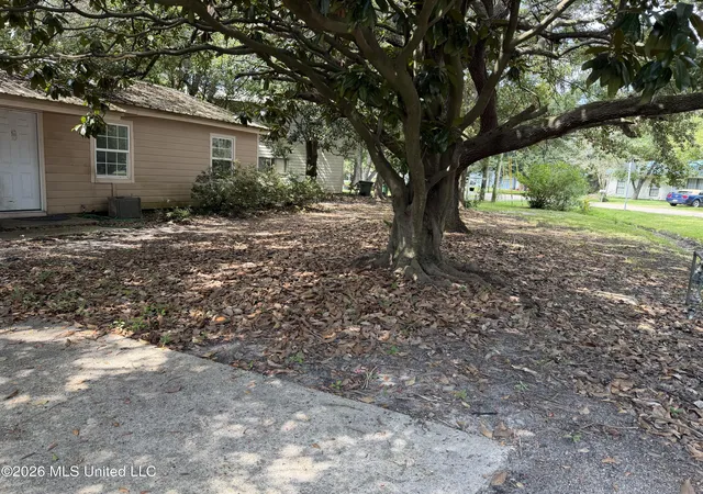 Photo 3 of Single family home for sale at 2311 Hester St, Pascagoula, MS 39581 | MLS# 4163152 | Listing updated on 2026-09-28