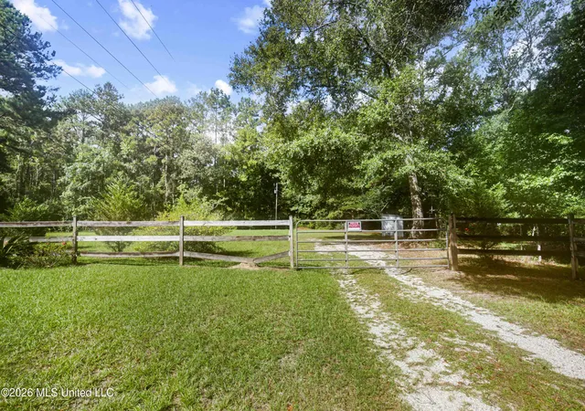 Photo 2 of Manufactured home for sale at 573 Pine Grv Rd, Picayune, MS 39466 | MLS# 4163061 | Listing updated on 2026-09-27