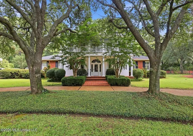 Photo 1 of Single family home for sale at 64 Saint Andrews Pl, Jackson, MS 39211 | MLS# 4163068 | Listing updated on 2026-09-21