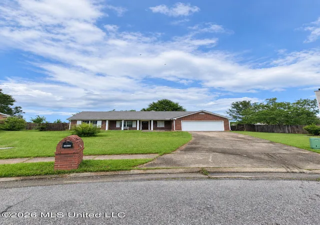 Photo 1 of Single family home for sale at 6006 Seminole Ct, Ocean Springs, MS 39564 | MLS# 4163066 | Listing updated on 2026-10-16