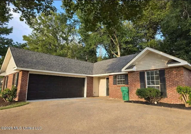 Photo 1 of Sale Pending at 326 Willow Bay Dr, Byram, MS 39272 | MLS# 4163277 | Listing updated on 2026-09-30