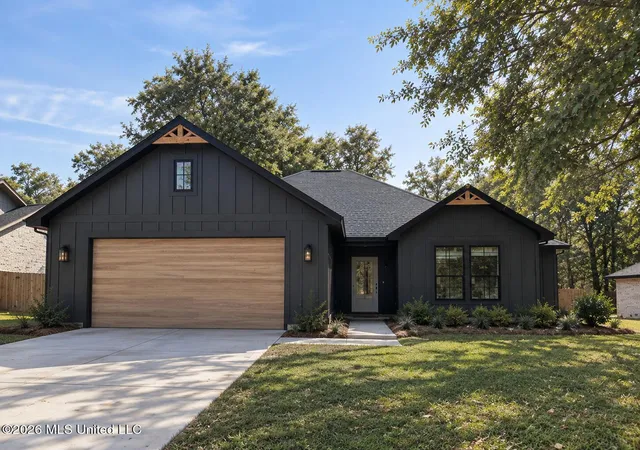 Photo 1 of Single family home for sale at 11068 Shorecrest Rd, Biloxi, MS 39532 | MLS# 4163095 | Listing updated on 2026-09-21
