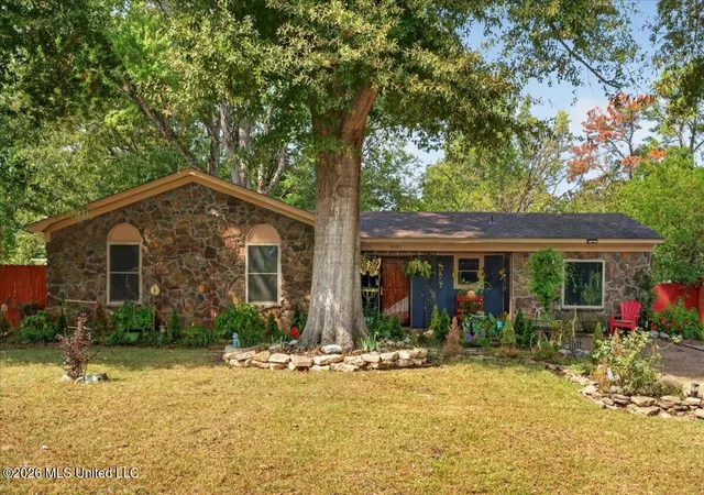 Photo 1 of Sale Pending at 5591 Cherokee Dr, Horn Lake, MS 38637 | MLS# 4163146 | Listing updated on 2026-10-23