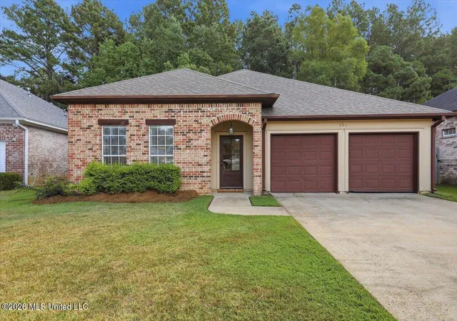Photo 1 of Sale Pending at 420 Stoneybrook Dr, Brandon, MS 39042 | MLS# 4164036 | Listing updated on 2026-10-08
