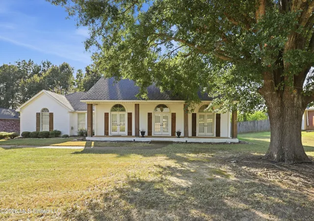 Photo 2 of Single family home for sale at 108 W Bradford Pl, Madison, MS 39110 | MLS# 4163333 | Listing updated on 2026-10-10