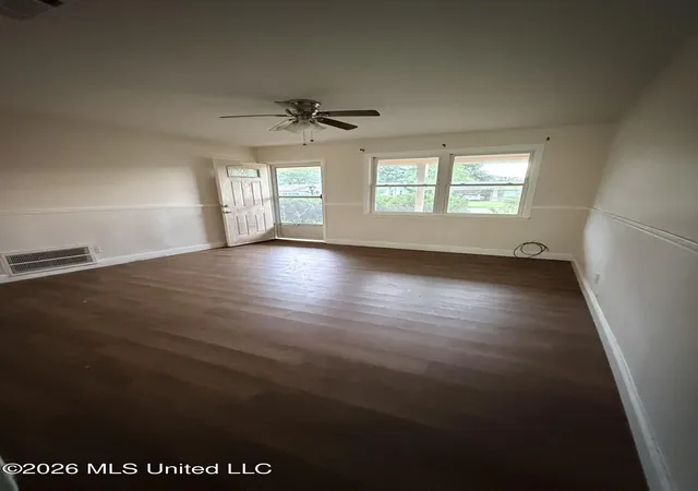 Photo 3 of Sale Pending at 118 Hemlock Dr, Diberville, MS 39540 | MLS# 4163318 | Listing updated on 2026-10-02