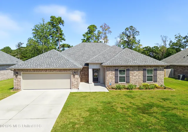 Photo 1 of Single family home for sale at 6814 Rolling Green Dr, Pass Christian, MS 39571 | MLS# 4163193 | Listing updated on 2026-10-19