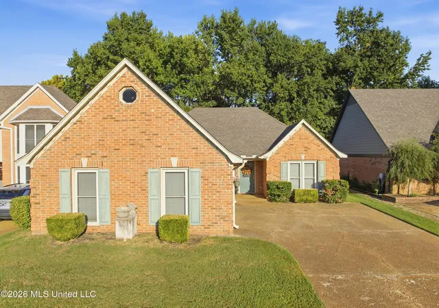 Photo 1 of Single family home for sale at 358 Fairway Oaks Dr, Hernando, MS 38632 | MLS# 4163275 | Listing updated on 2026-09-23