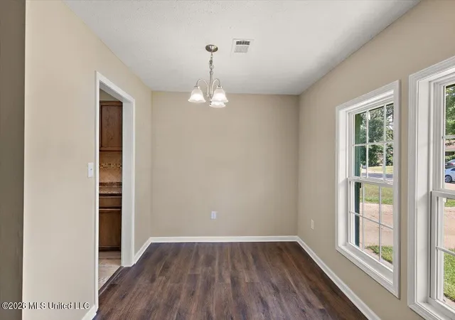 Photo 4 of Sale Pending at 6567 George Washington Dr, Jackson, MS 39213 | MLS# 4163294 | Listing updated on 2026-09-25