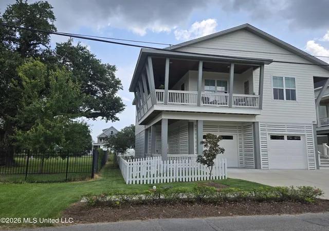 Photo 3 of Single family home for sale at 419 Saint Louis Ave, Pass Christian, MS 39571 | MLS# 4163198 | Listing updated on 2026-09-25