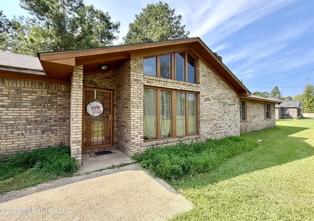 Photo 2 of Single family home for sale at 961 Dunn Ratcliff Rd, Brookhaven, MS 39601 | MLS# 4163179 | Listing updated on 2026-09-22