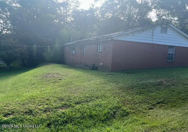 Photo 3 of Single family home for sale at 308 Lewis St, Carthage, MS 39051 | MLS# 4163213 | Listing updated on 2026-09-22
